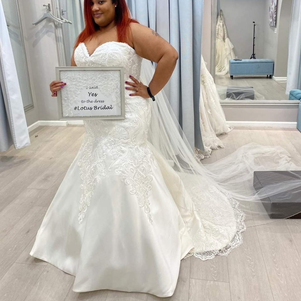 Maggie sottero wedding dressed (worn 2hrs)